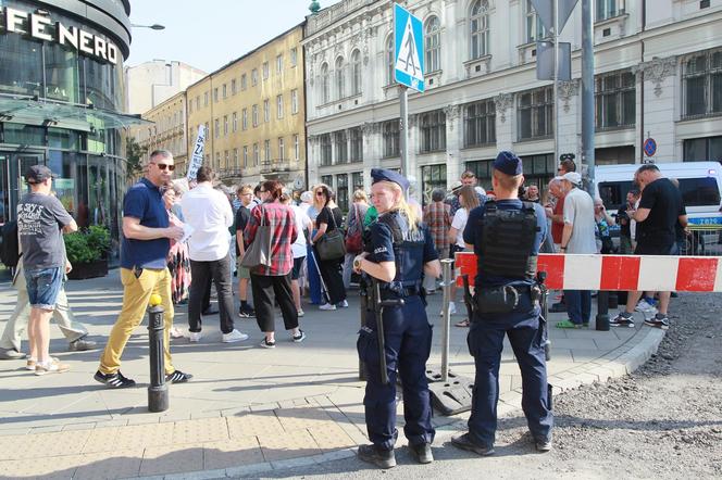 Pikieta mieszkańców Śródmieścia. Nie chcą zmian na ulicach w centrum. „Czujemy się wykluczeni”