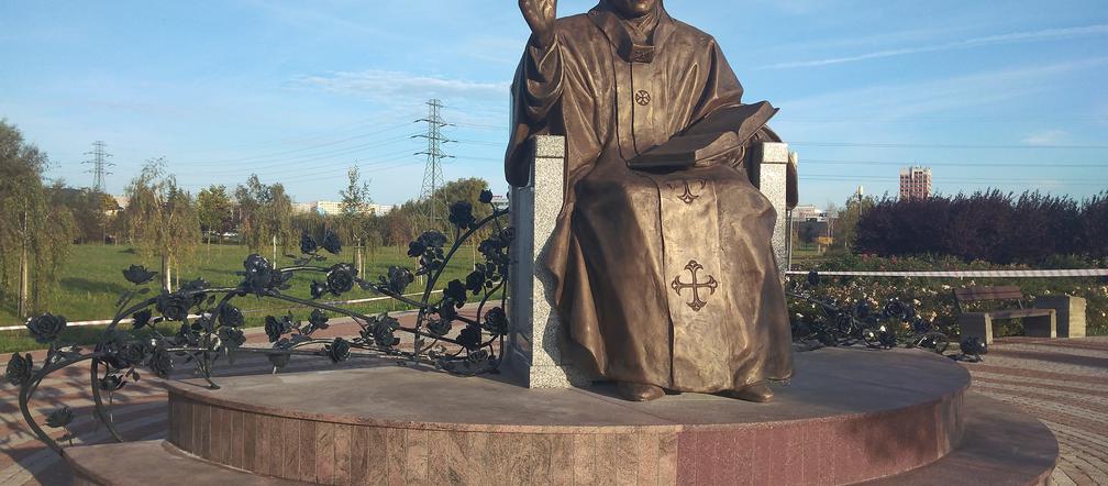 pomnik Jana Pawła II stanął w rzeszowskim parku papieskiem 