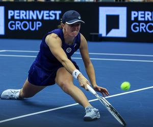 Iga Świątek - Garcia TV Transmisja NA ŻYWO WTA Finals Gdzie obejrzeć mecz Świątek - Garcia STREAM ONLINE LIVE 3.11 Na którym kanale Iga Świątek w TV dzisiaj 