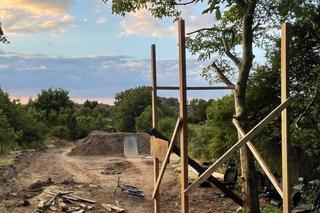 W Bydgoszczy rowerzysci mają dość czekania na ruch miasta i sami sobie budują tor. Trwa zbiórka