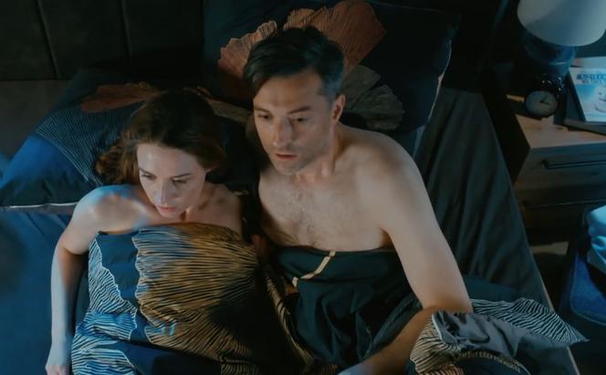 BrzydUla 2, odcinek 159. Marek (Filip Bobek), Ula (Julia Kamińska)