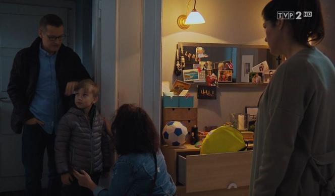 M jak miłość odc. 1563. Kinga (Katarzyna Cichopek), Piotrek (Marcin Mroczek), Marysia (Małgorzata Pieńkowska), Misiek (Aleksander Bożyk)