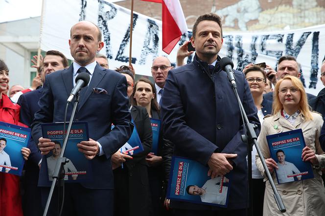 Trzaskowski rozpoczął zbiórkę podpisów w centrum Warszawy