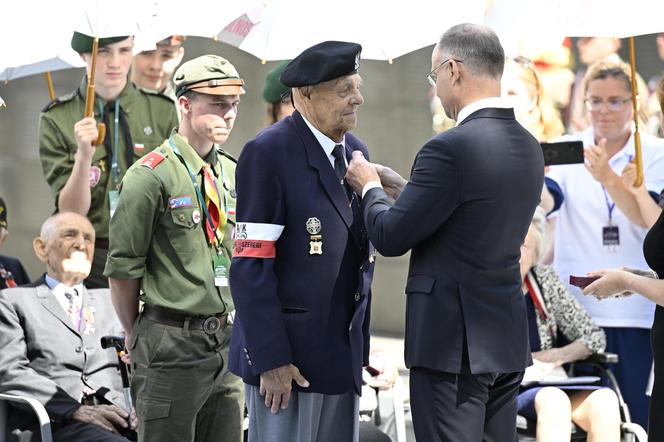 Prezydenci podziękowali Powstańcom Warszawskim. Spotkanie weteranów z  Andrzejem Dudą i Rafałem Trzaskowskim