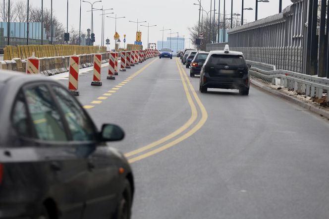 Otwarcie wiaduktu na Łazienkowskiej. Utrudnienia będą się jeszcze ciągnąć 