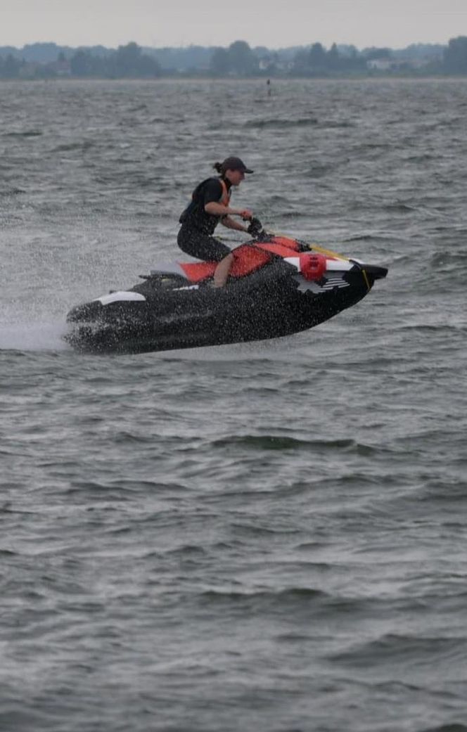 Iga Świątek na skuterze nad polskim morzem