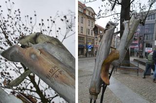 Przed ratuszem w Olsztynie stanęła Niezłomna Ukraina. Rzeźbę wykonano ze szczątków rakiet