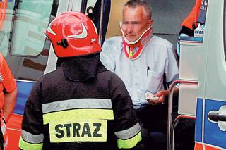 Czołowe zderzenie autobusów w Warszawie. Winny kierowca osobówki nie miał prawa jazdy - jest WIDEO