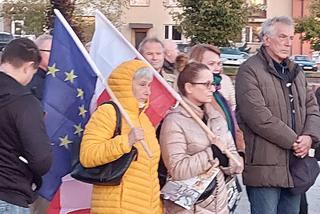  MY ZOSTAJEMY W UE, rząd wychodzi! Tłumy na proteście w Starachowicach 