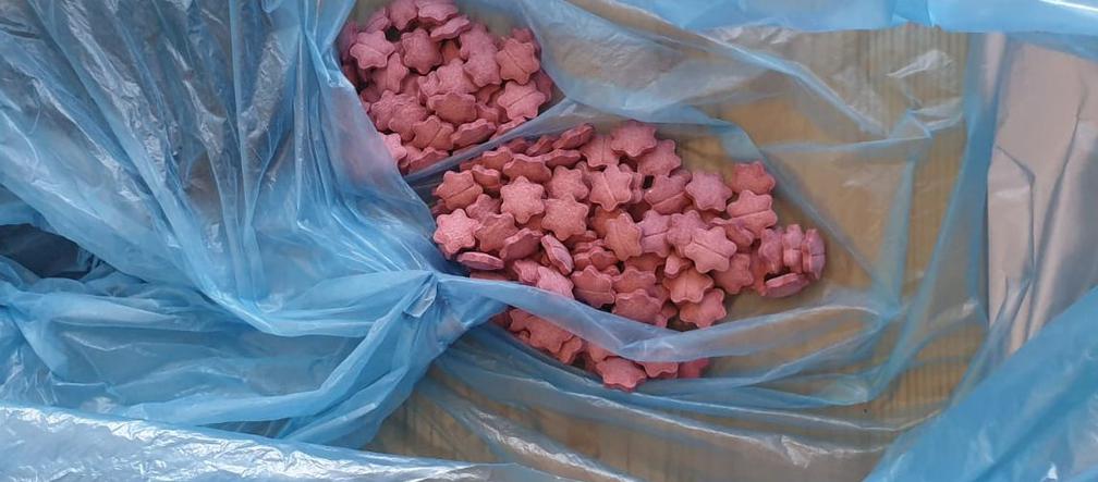 Dwaj bydgoszczanie zatrzymani za związek z narkotykami. Mundurowi zabezpieczyli blisko 5 kg MDMA! [ZDJĘCIA]