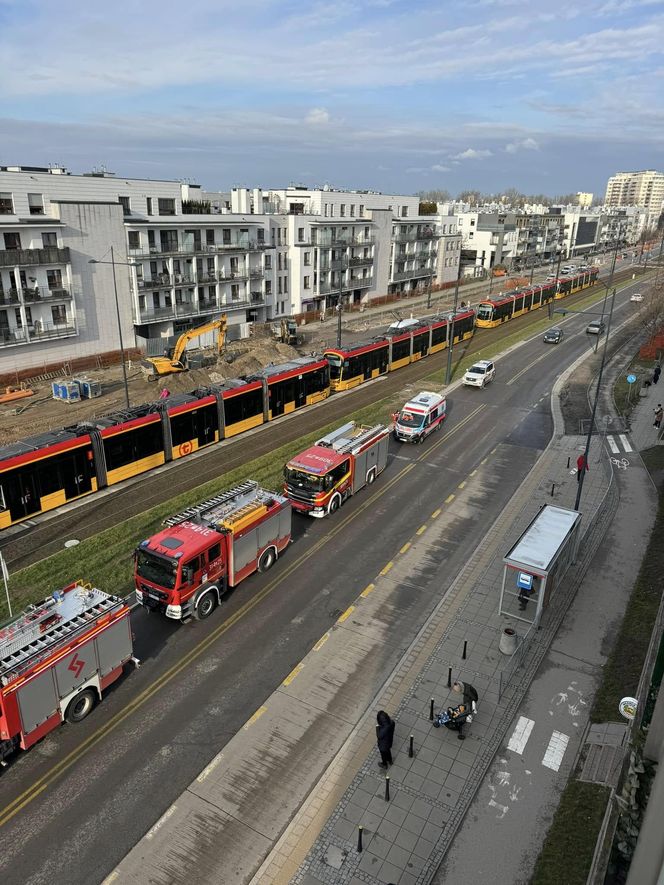 Zderzenie dwóch tramwajów w Warszawie. Wiele osób rannych