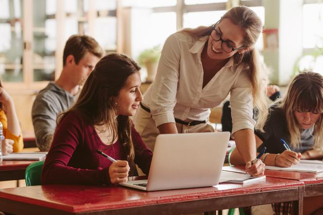 Supernauczycielka lub supernauczyciel Na ich lekcjach nigdy się nie nudzisz