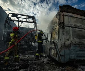 Wielki pożar w Kamieńszczyźnie! Ciężarówki i naczepy stanęły w ogniu