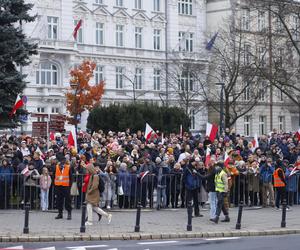 Marsz Niepodległości 2023 Warszawa. ZDJĘCIA. Tak stolica wygląda 11 listopada! GALERIA cz. 1