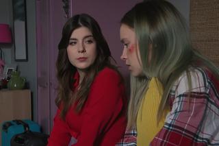 Barwy szczęścia, odcinek 2820: Agata (Natalia Zambrzycka), Kama (Natalia Jędruś) 