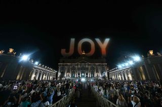 Koncert na Placu Św. Piotra w Watykanie Grace for the World