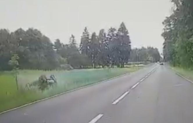 Niesłychany wypadek na trasie Mława-Ciechanów! Zachowanie pijanego kierowcy audi uchwyciła kamera [ZDJĘCIA].
