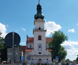 Katedra Zmartwychwstania Pańskiego i św. Tomasza Apostoła - widok na dzwonnicę