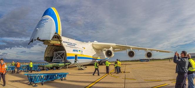 Samolot transportowy An-225 Mrija