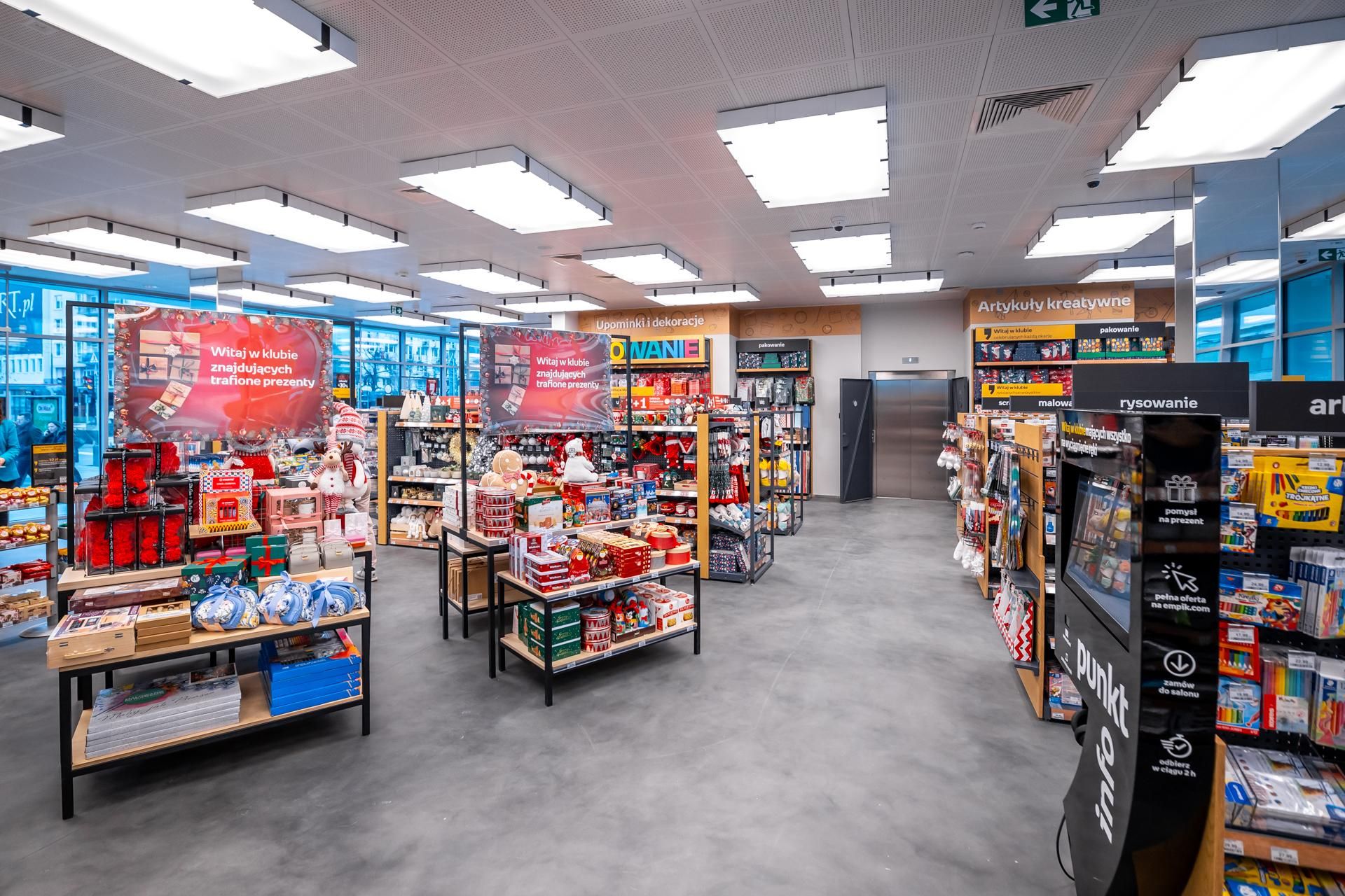 Wnętrza odnowionej "Cepelii" w Warszawie