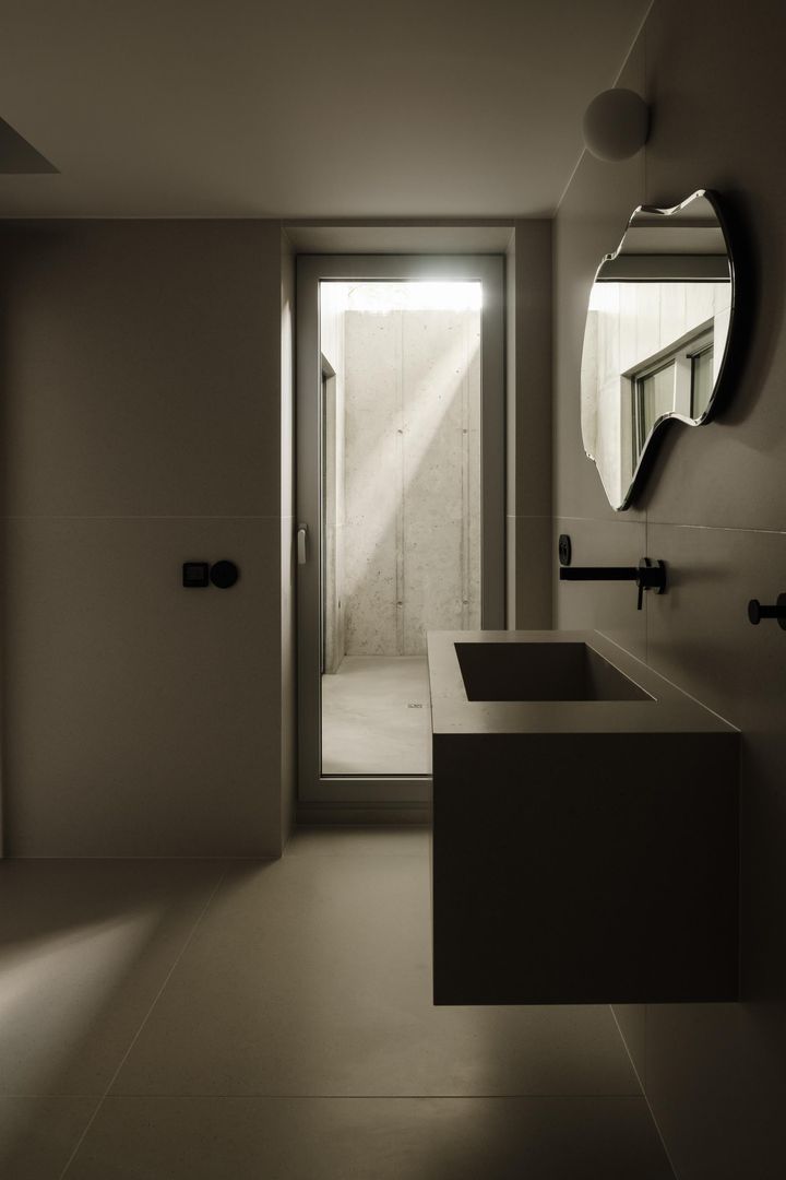 Przebudowa bliźniaka z PRL-u w Warszawie