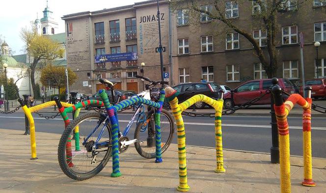 Lublin zbombardowany... włóczką!