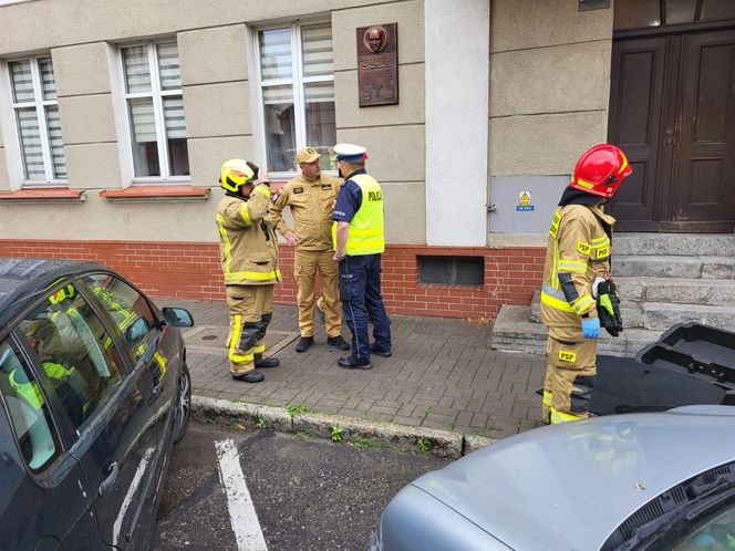 Dramat w Chełmnie. Kierowca wjechał w grupę ludzi. Pięć osób rannych, w tym dzieci [ZDJĘCIA]