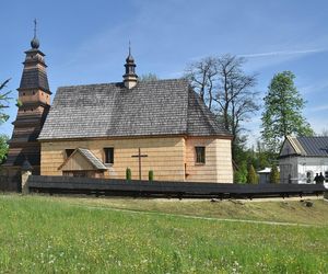 To jedna z najpiękniejszych małopolskich wsi. Kiedyś należała do biskupa 