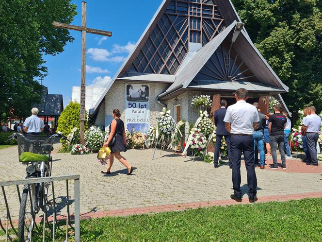 Przędzel: Pogrzeb ofiar tragicznego wypadku w Jamnicy.