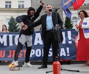 W Warszawie odbył się antyimigrancki marsz i kontrmanifestacja. Pojawiło się kilka tysięcy osób