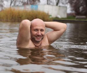 Było gorąco! Lubelskie morsy dały pierwszego w tym roku nura