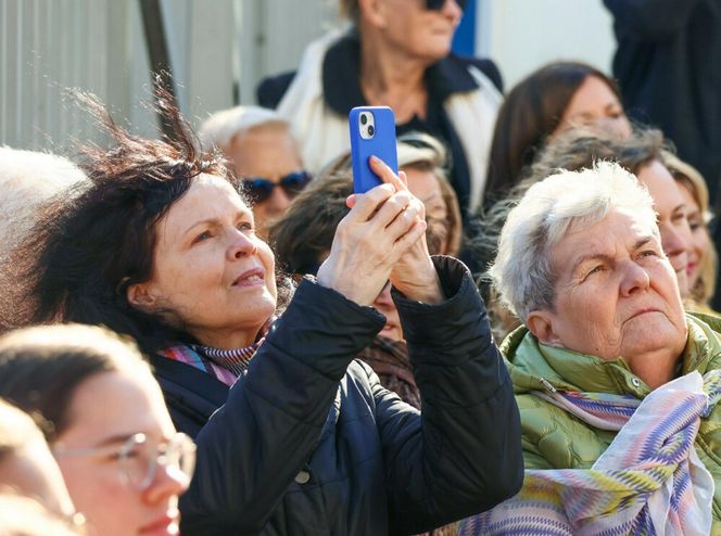 Nowy mural Czesława Niemena na murach Szkoły Podstawowej nr 168 na Saskiej Kępie.