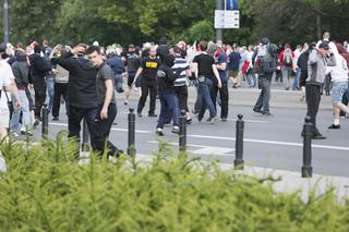 ZAMIESZKI KIBICÓW przed meczem POLSKA-ROSJA - ZDJĘCIA