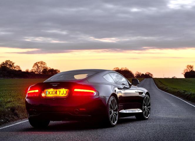 Aston Martin DB9 Carbon Edition