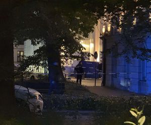 Tragedia na Uniwersytecie Warszawskim: Student z siekierą zaatakował portierkę! Nowacka wstrząśnięta