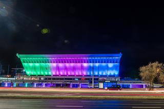 Iluminacje w Gdańsku w geście solidarności z osobami i rodzinami dotkniętymi chorobami rzadkimi.