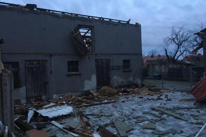 50 domów zniszczonych po przejściu orkanu w gminie Dobrzyca