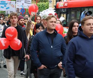 Kosmiczny korowód studencki przeszedł 9 maja ulicami Lublina