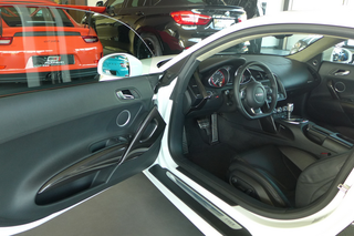 Fit Lovers kupili sobie nowy samochód z silnikiem V10. To sportowe coupe kosztuje krocie!