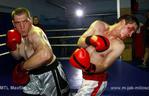 M jak MIŁOŚĆ, odc. 937. Marcin Chodakowski (Mikołaj Roznerski) i Grimakow (Krzysztof Ogonek) na ringu 