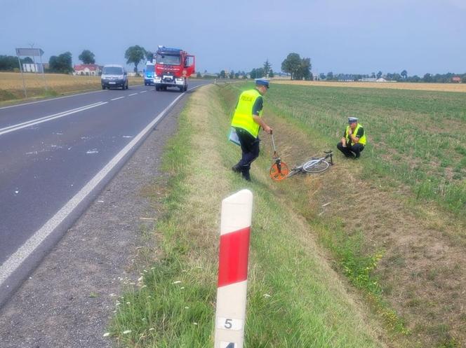 Tragiczne potrącenie rowerzysty pod Inowrocławiem! 80-latek zginął na miejscu 