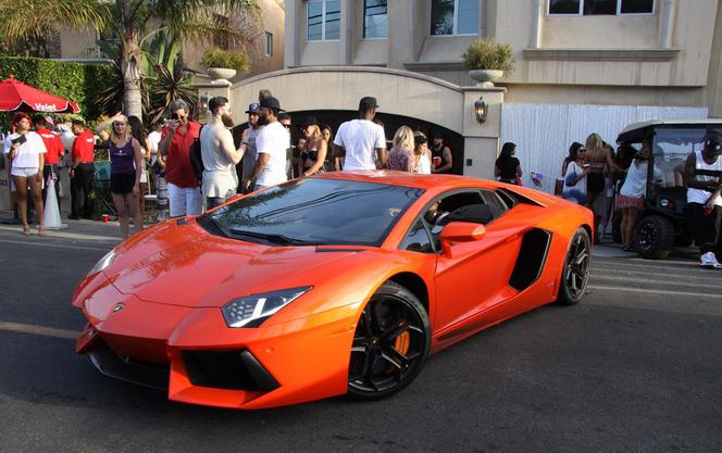 Chris Brown w Lamborghini Aventador