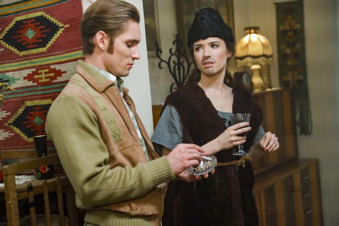 Stulecie Winnych 4. Ewa (Sonia Mietielica), Tomek (Filip Gurłacz)