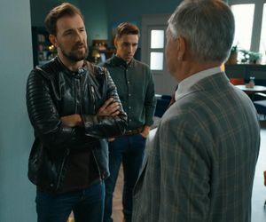 	Barwy szczęścia odc. 3125. Tomasz Kępski (Jakub Sokołowski), Henryk (Zbigniew Suszyński), Marcin Kodur (Oskar Stoczyński)