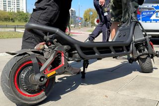 Policyjne kontrole osób na hulajnogach elektrycznych