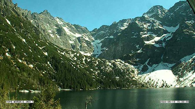 Tatry. W wyższe partie gór tylko w rakach. Raczki się nie nadają 