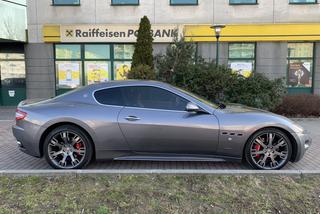 MiłyPan jeździ sportowym Maserati GranTurismo