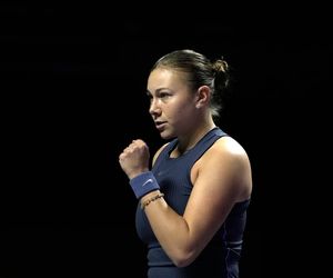 Iga Świątek - Amanda Anisimova. Spódniczki płatały figla zawodniczkom