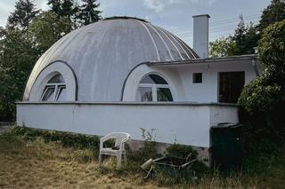 W PRL-u wybudował sobie własne obserwatorium. Projekt skopiował od słynnego polskiego architekta - oto Dom Igloo 2