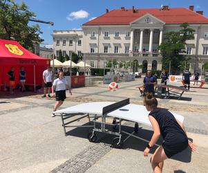 Turniej w teqball na kieleckim Rynku